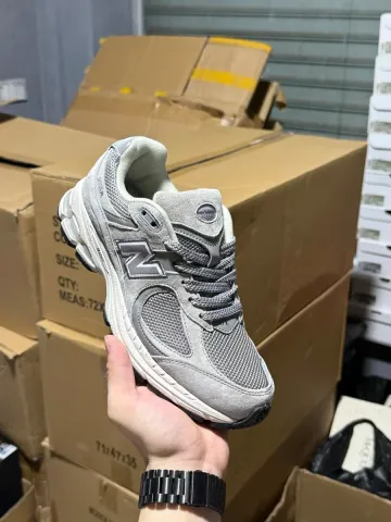 New Balance 2002R Grey/White Sneaker